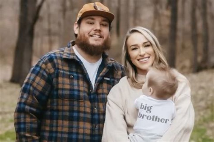 Unraveling The Family Ties: Does Luke Combs Have Siblings?